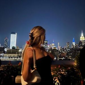 Meet your Posher, Elene